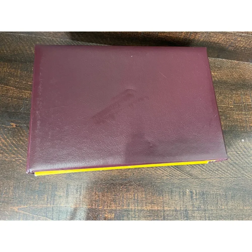 National Geographic Magazine Collector Binder with 7 Issues 2017–2018